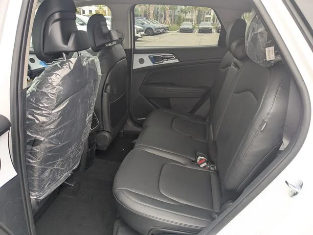New 2026 Glacial White Pearl Kia EX image 15