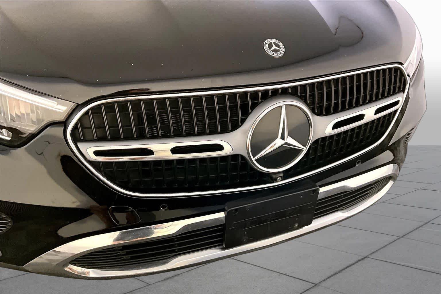 Used 2023 Black Mercedes-Benz GLC 300 image 32