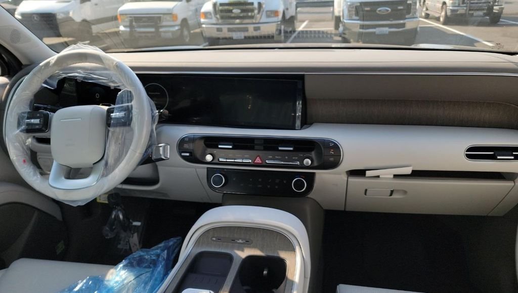Used 2026 Blue Hyundai SEL Premium image 6