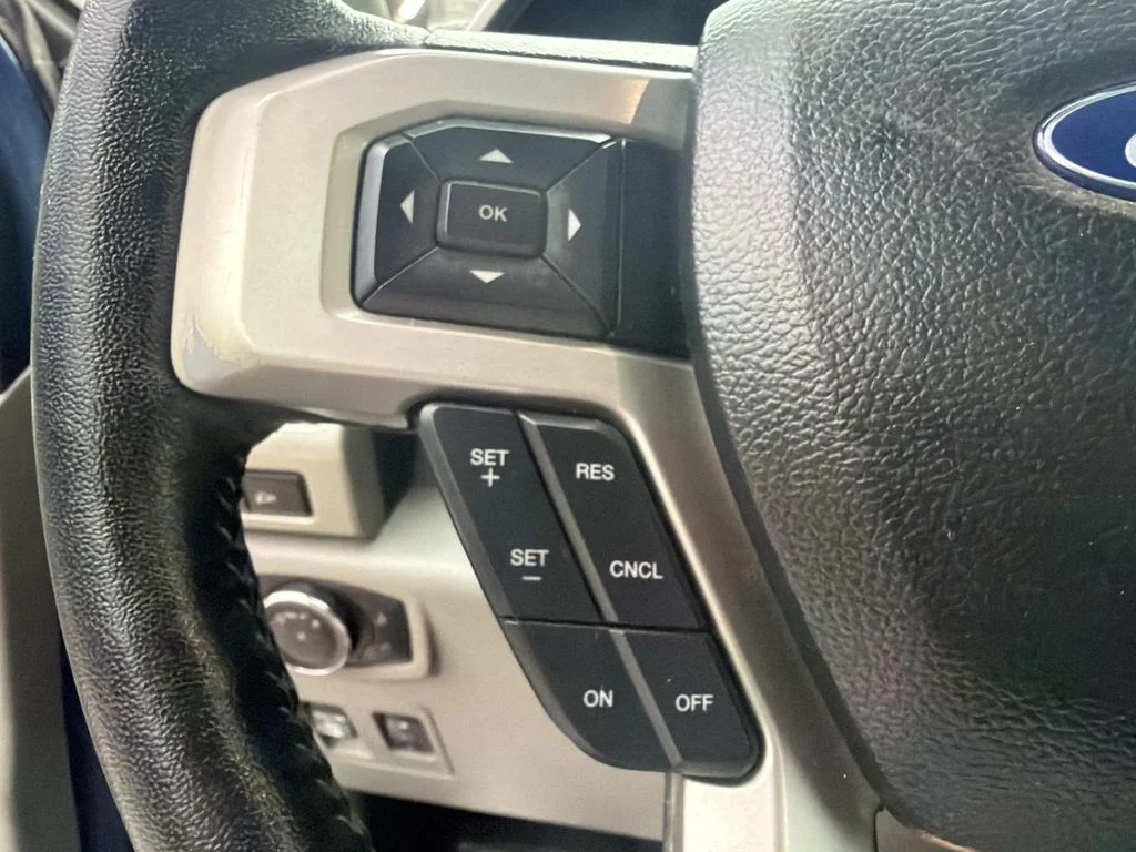 Used 2018 Blue Jeans Metallic Ford Lariat image 30