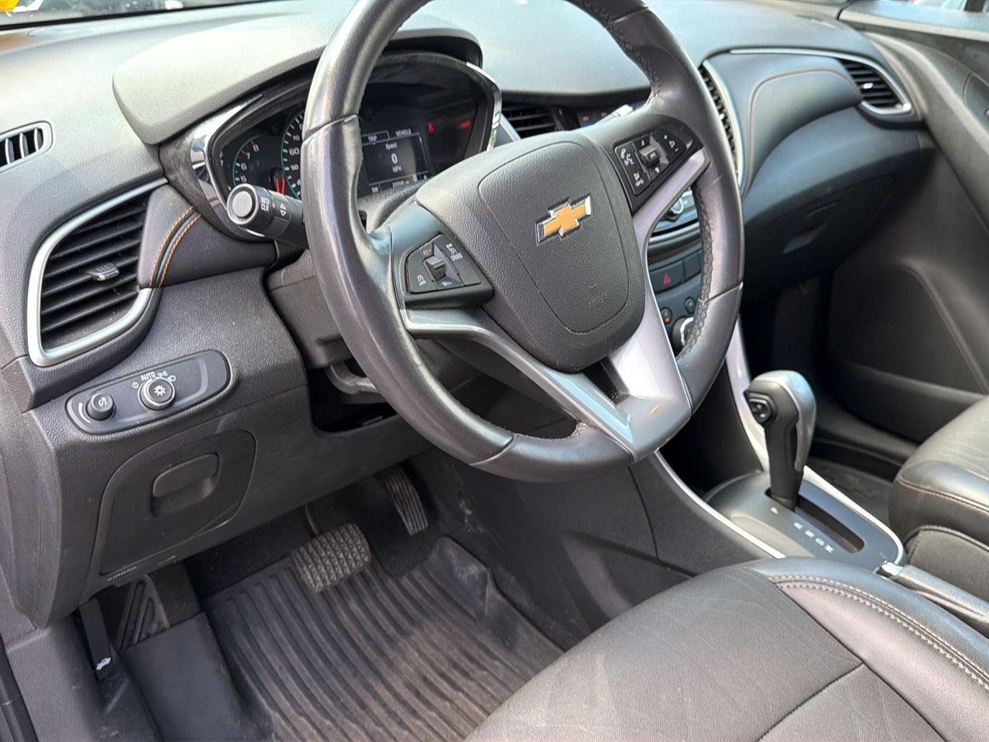 Used 2020 Satin Steel Metallic Chevrolet LT image 9