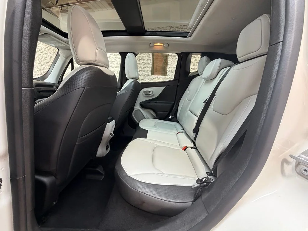 Used 2022 White Jeep Limited image 13