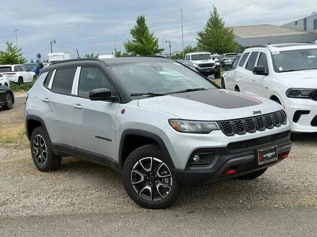 New 2026 Silver Zynith Metallic Clear-Coat Exterior Paint Jeep Trailhawk image 2
