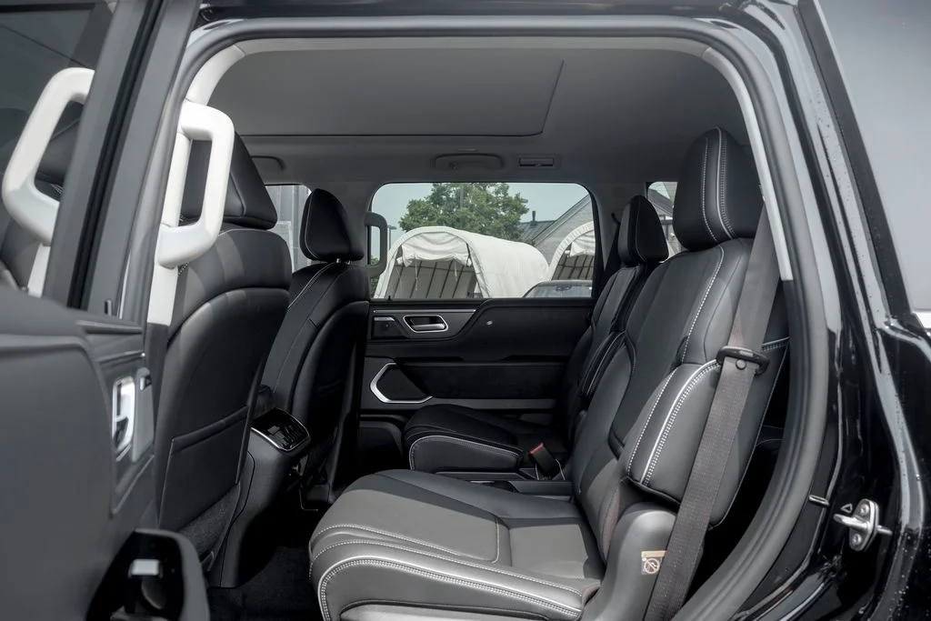 New 2027 BLACK OBSIDIAN INFINITI Luxe 4WD image 17