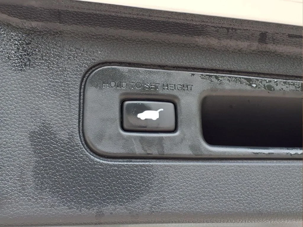 Used 2023 White Honda Touring image 34