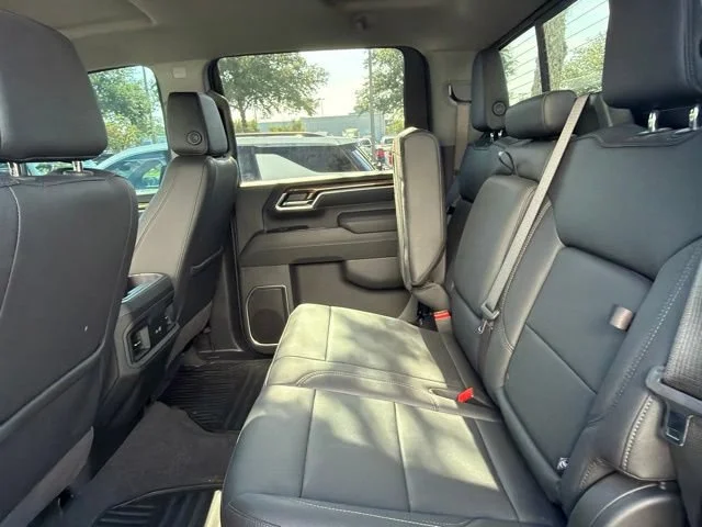 Used 2025 Lakeshore Blue Metallic Chevrolet LT image 9