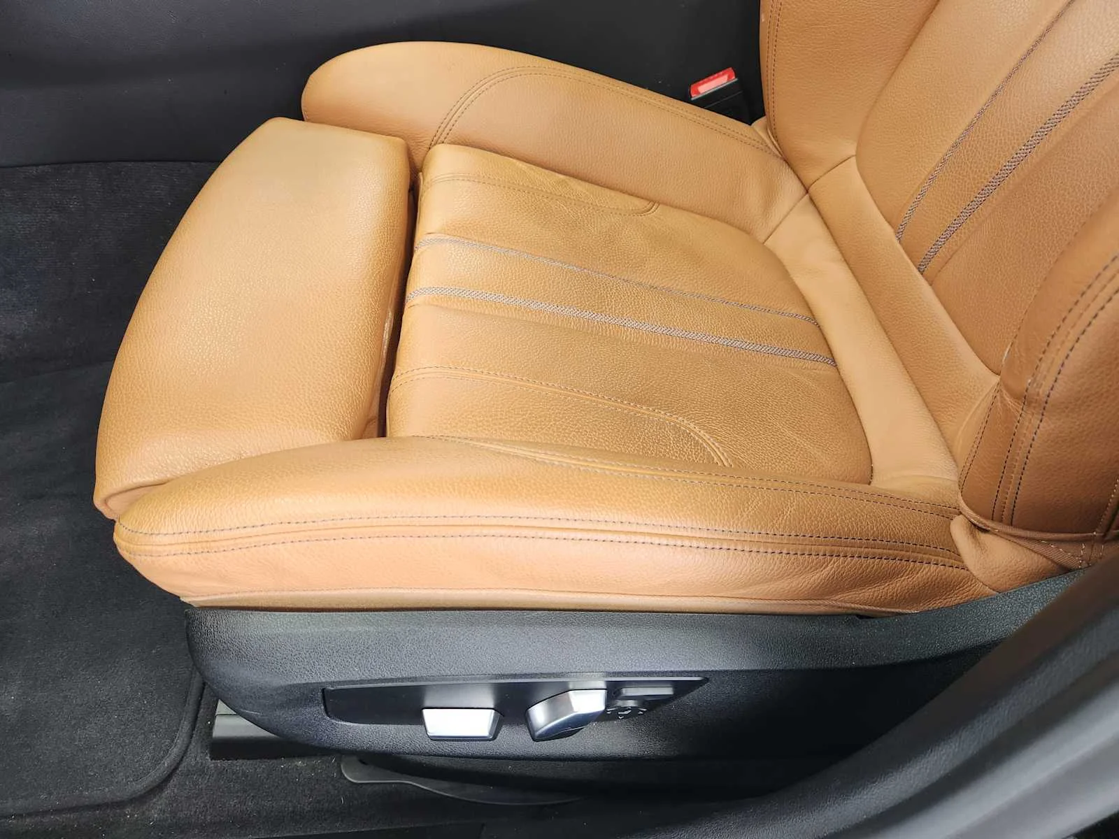 Used 2021 Jet Black BMW 540i xDrive image 16