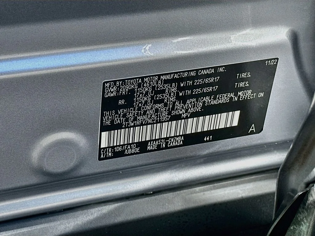 Used 2022 Silver Toyota XLE image 30
