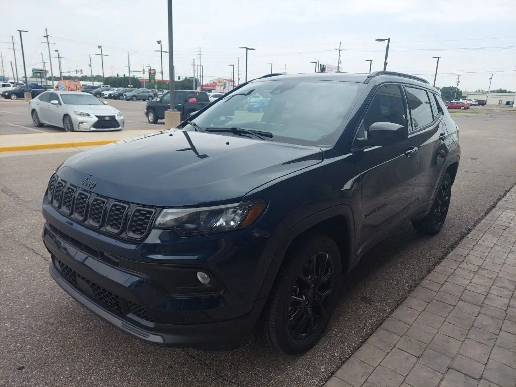 New 2026 Fathom Blue Pearl Coat Jeep Latitude image 3