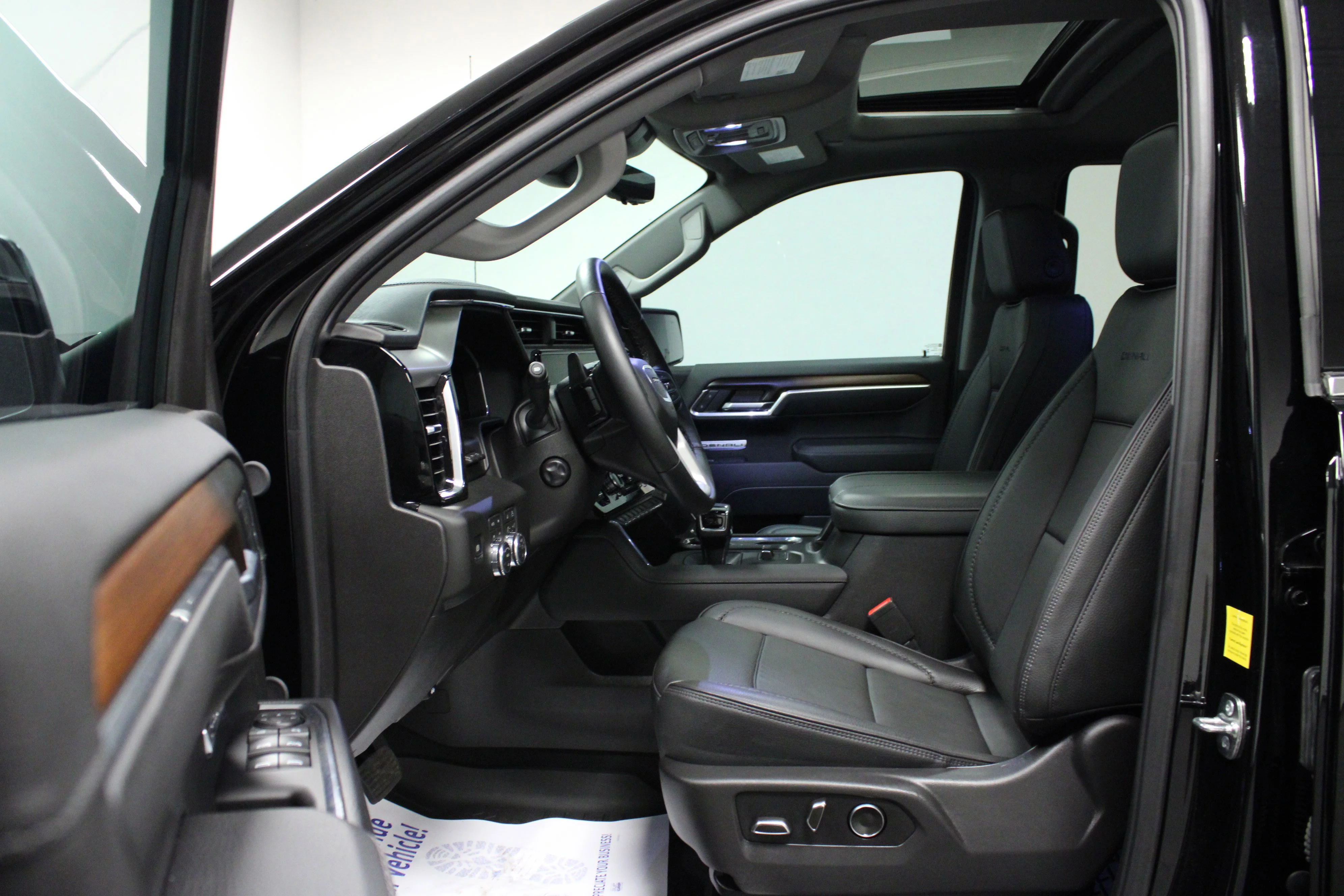 Used 2026 Onyx Black GMC Denali image 12