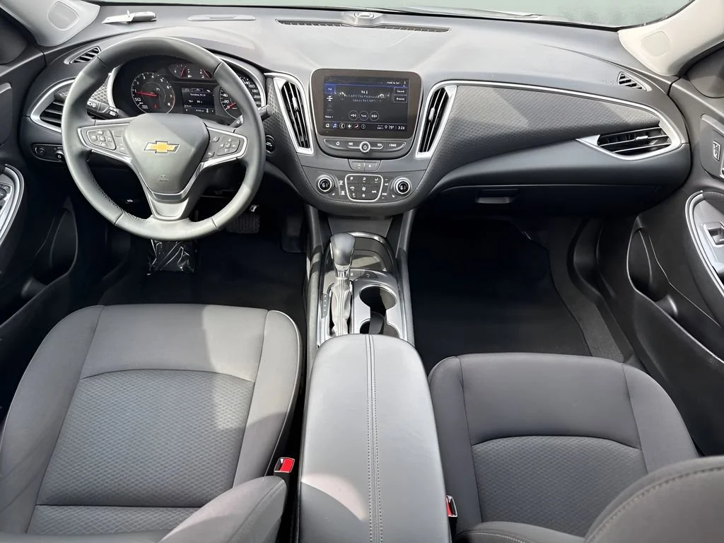 Used 2024 Summit White Chevrolet 1LT image 14