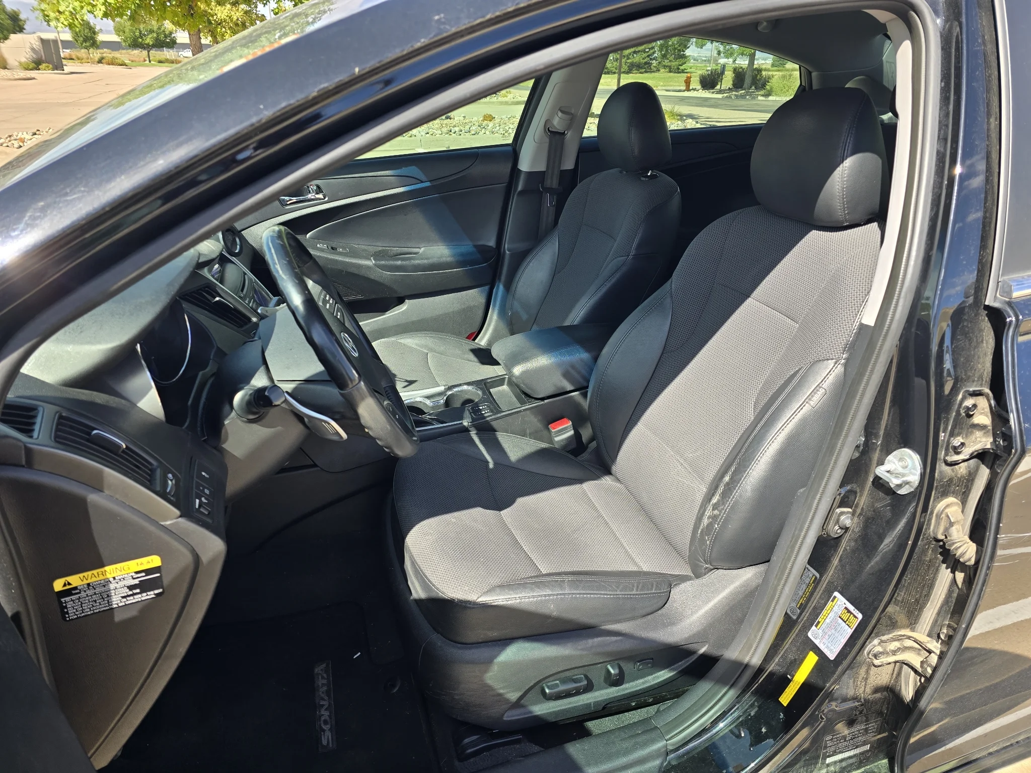Used 2013 Midnight Black Mica Hyundai SE image 13
