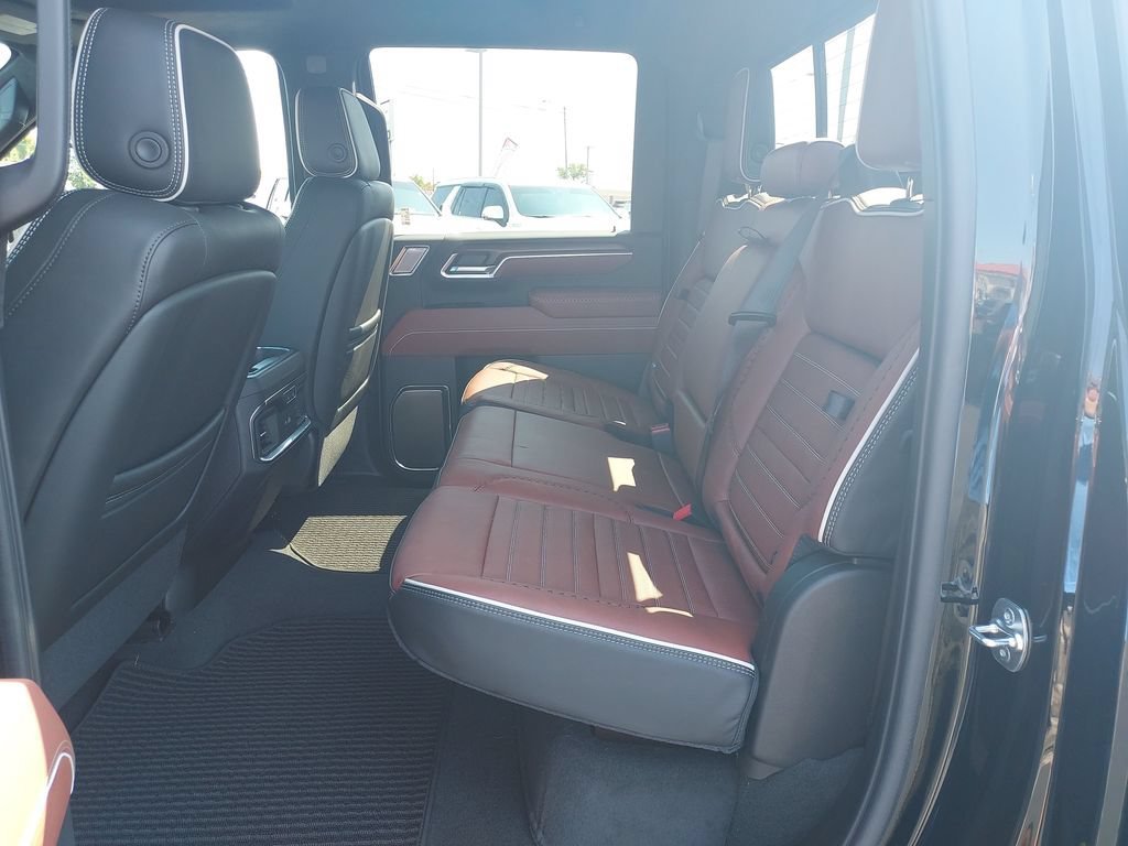 Used 2025 Onyx Black GMC Denali Ultimate image 14