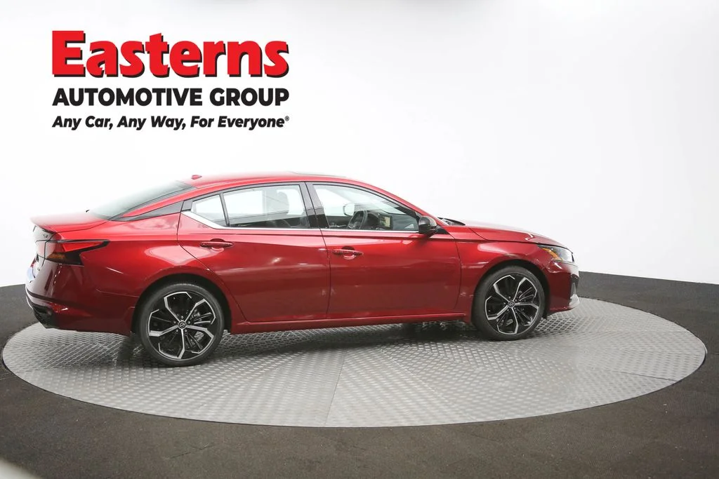 Used 2023 Red Nissan 2.5 SR image 42