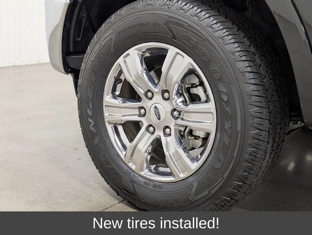 Used 2020 Shadow Black Ford XLT image 2