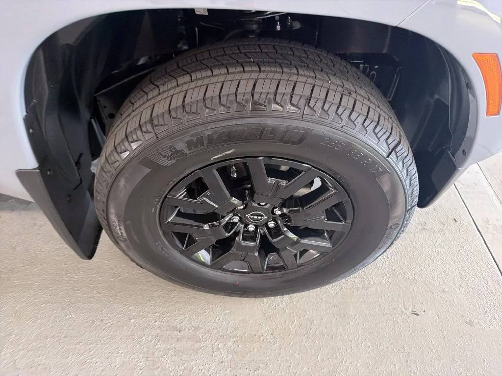 New 2027 Boulder Gray Pearl Nissan Crew Cab SV image 4