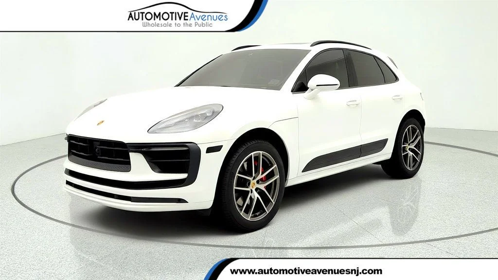 2023 Porsche Macan S's photo