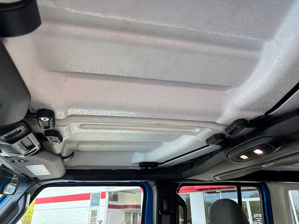 Used 2024 Blue Jeep Sport S image 23