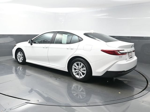 Used 2025 White Toyota LE image 5