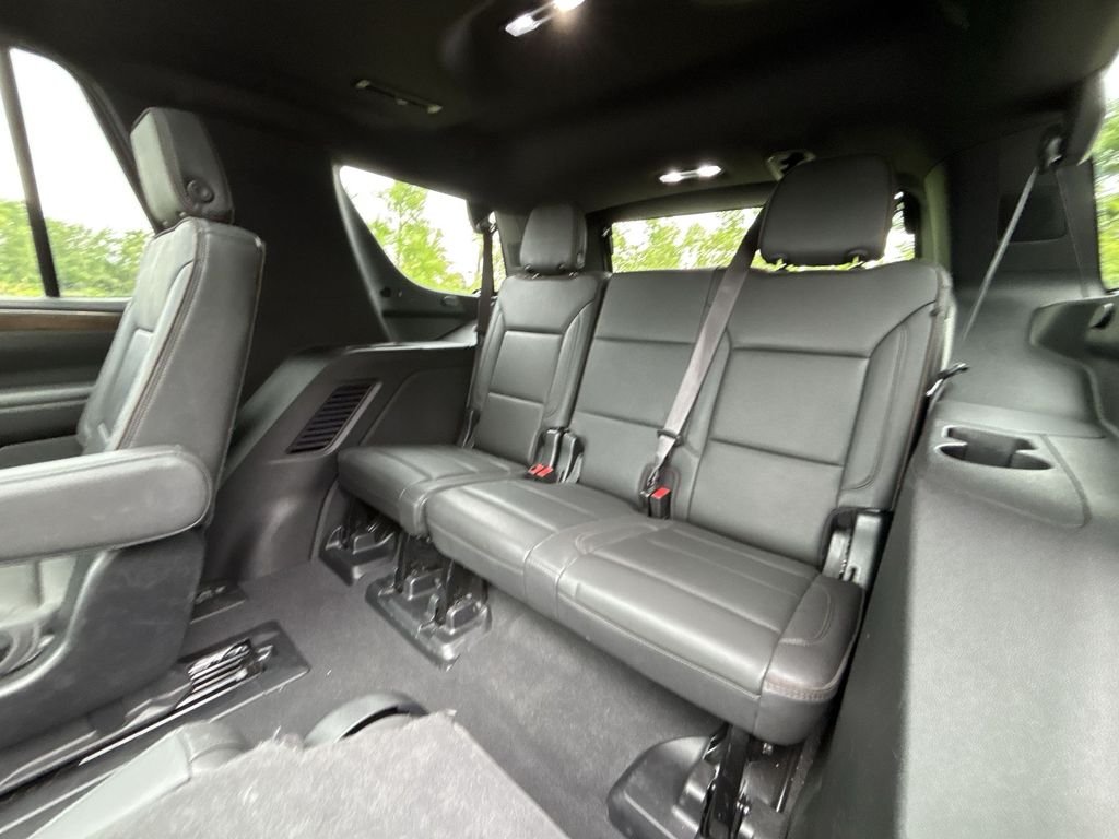 Used 2022 Iridescent Pearl Tricoat Chevrolet High Country image 27