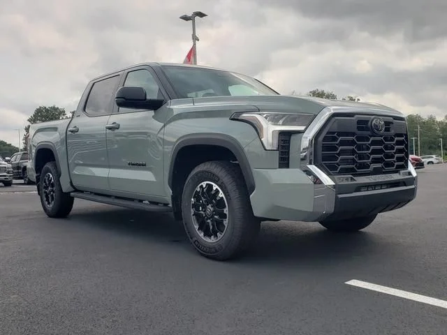 New 2026 Lunar Rock Toyota SR5 image 3