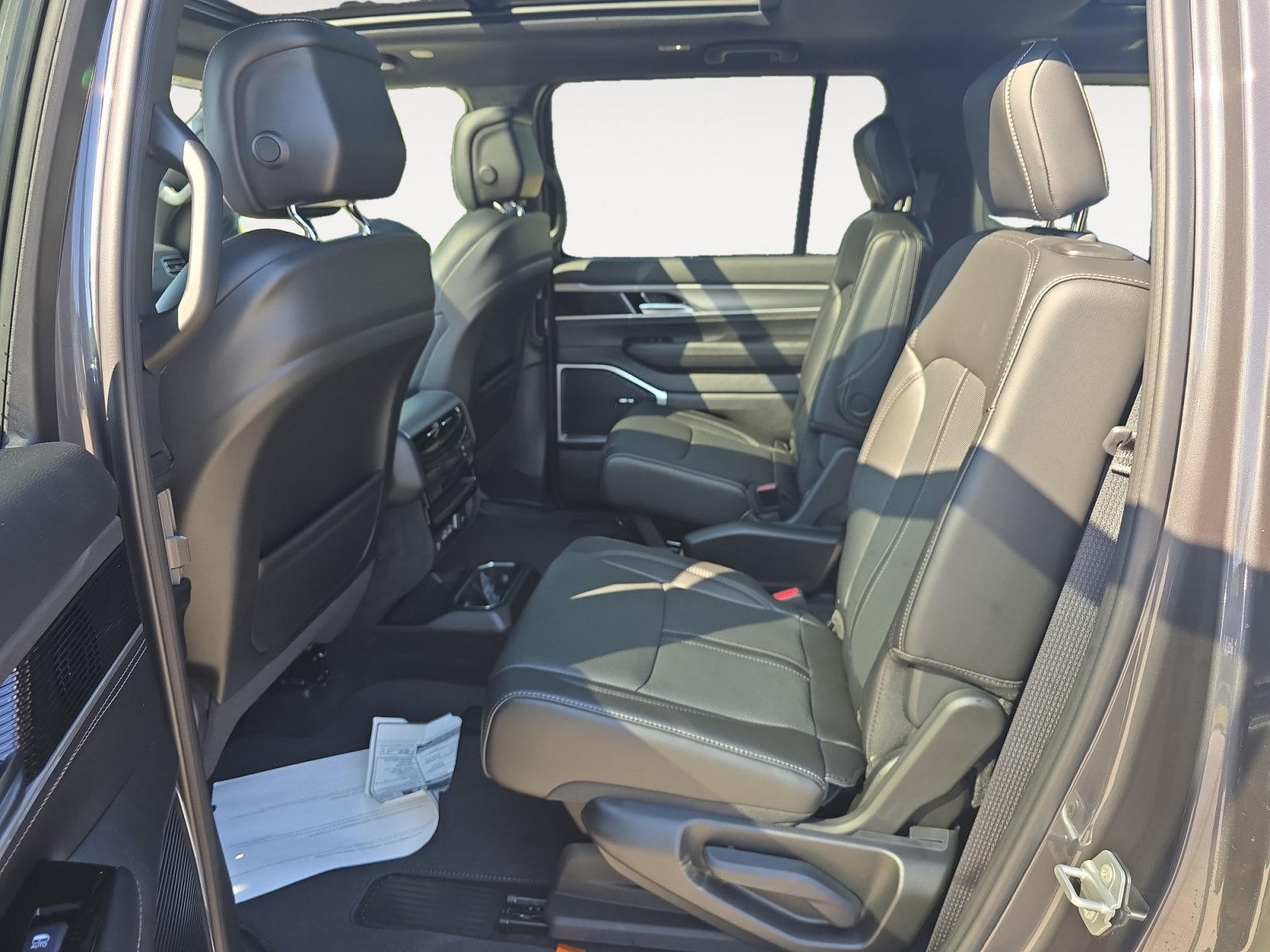 New 2026 Baltic Gray Metallic Clearcoat Jeep  image 24