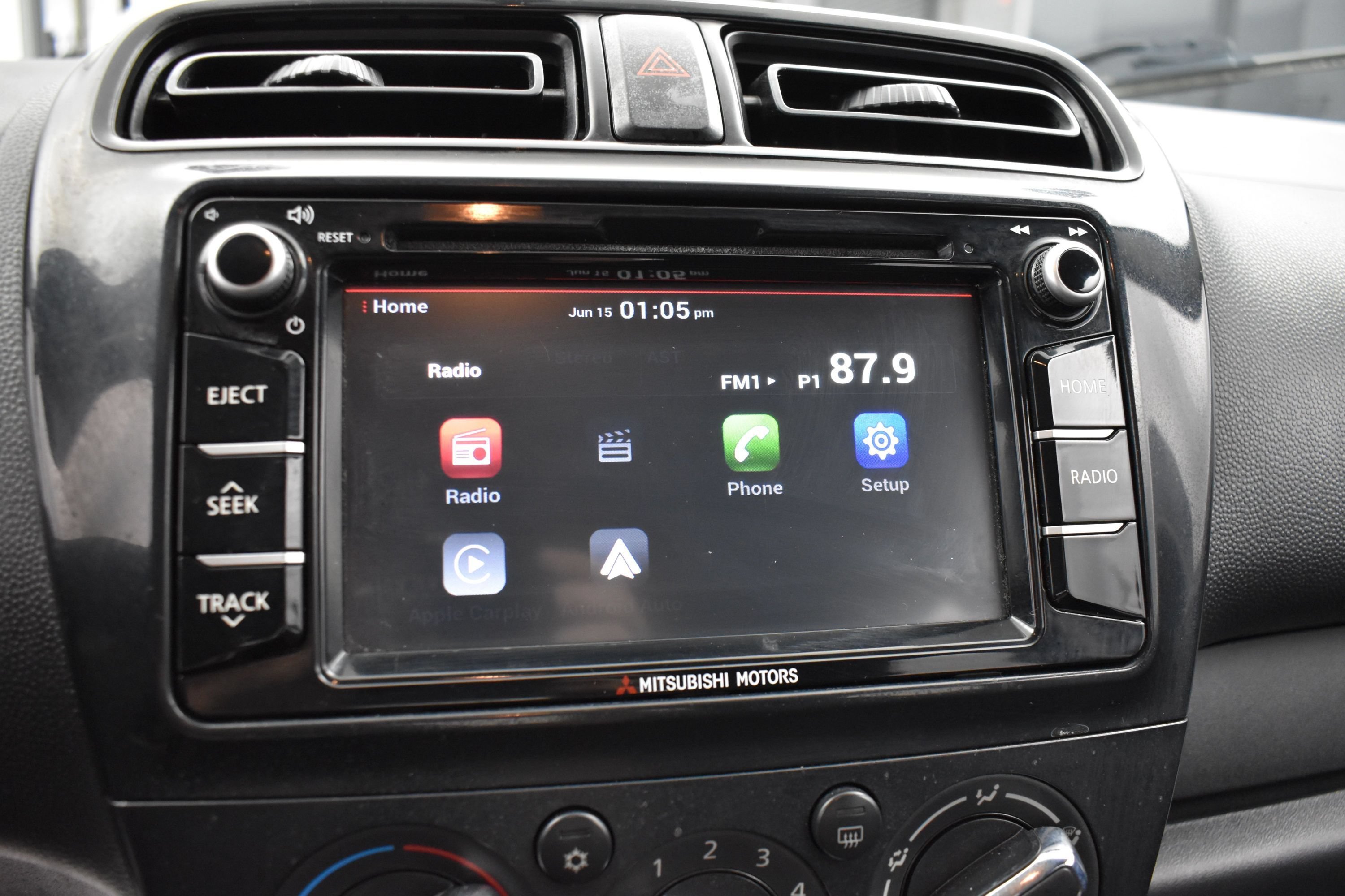 Used 2018  Mitsubishi ES image 9