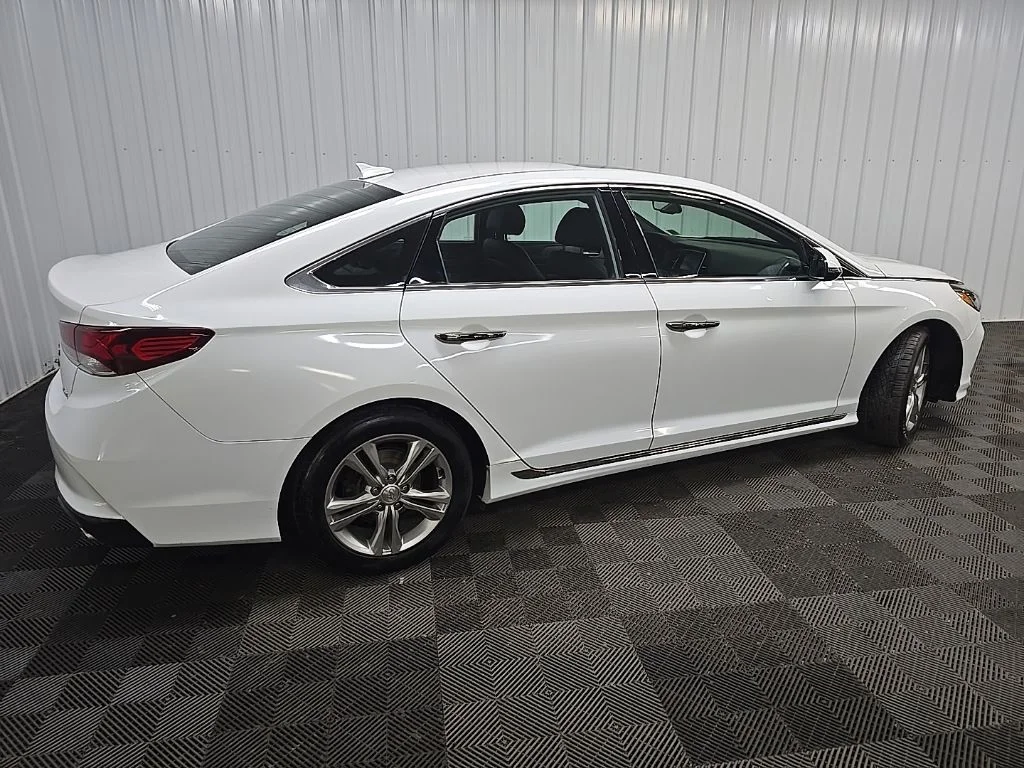 Used 2018 White Hyundai Sport+ image 3