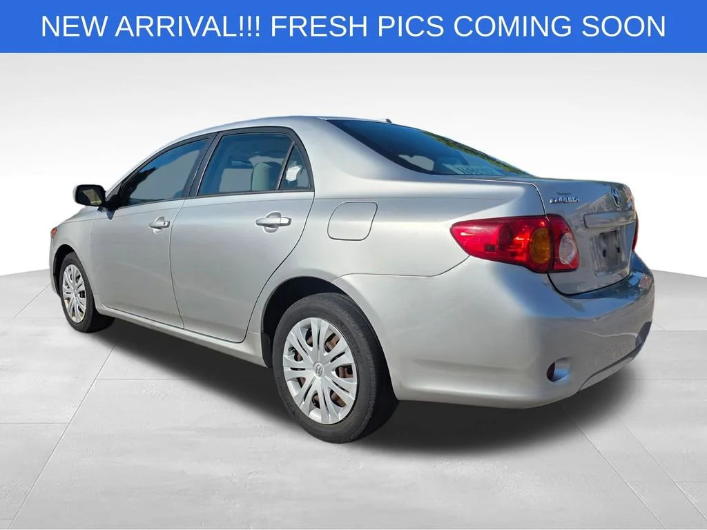 Used 2009  Toyota 4dr Sdn Man (Natl) image 5