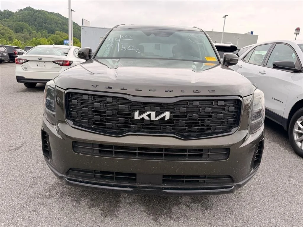 Used 2022 Green Kia EX image 6