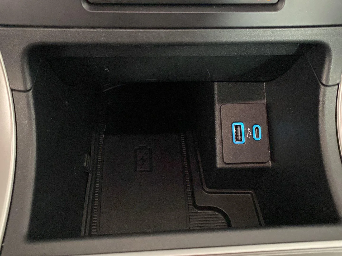 Used 2024 Carbonized Gray Ford SEL image 5