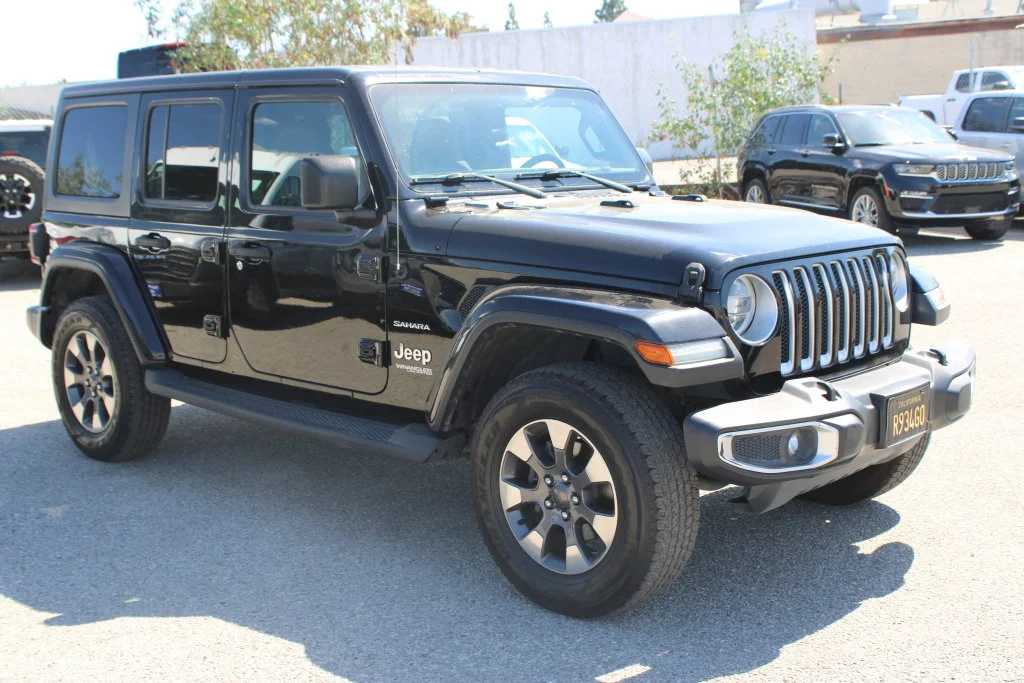 Used 2018 Black Jeep Unlimited Sahara image 3