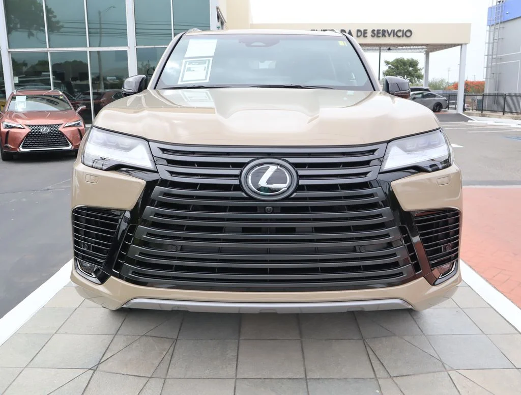 Used 2026  Lexus 700h Overtrail image 2