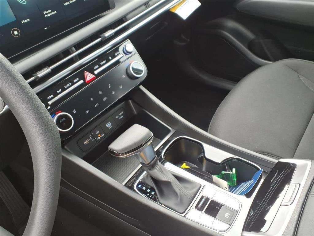 New 2026 Phantom Black Hyundai SEL FWD image 17