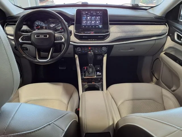 Used 2022 Billet Silver Metallic Jeep Latitude image 19
