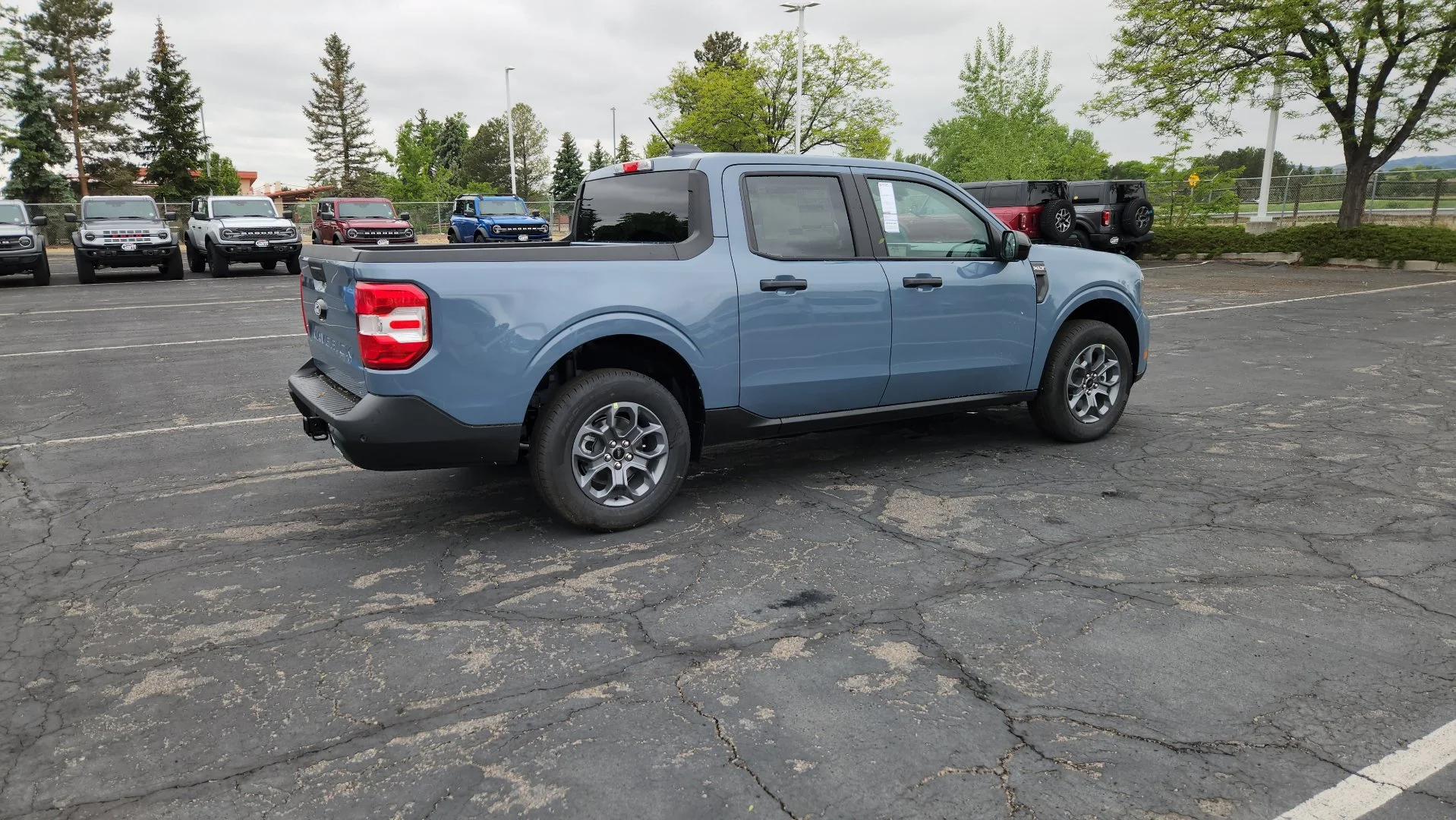 New 2026 Azure Gray Metallic Tri-Coat Ford XLT image 15