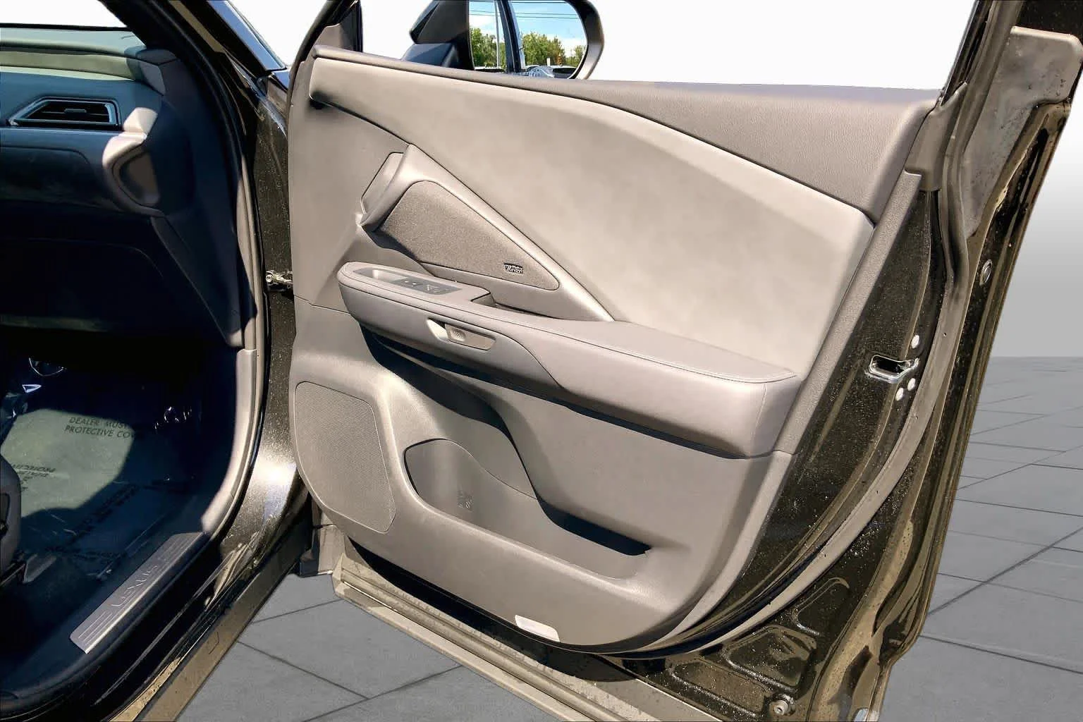 Certified Used 2025 CAVIAR Lexus Luxury image 23