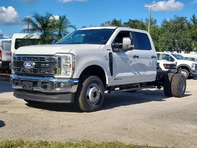 New 2027 Oxford White Ford XL 4WD CREW CAB image 31