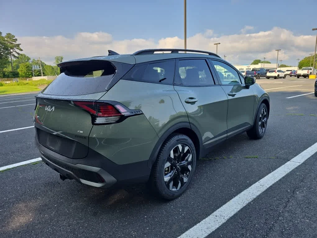Used 2024 Jungle Green Kia X-Line image 5