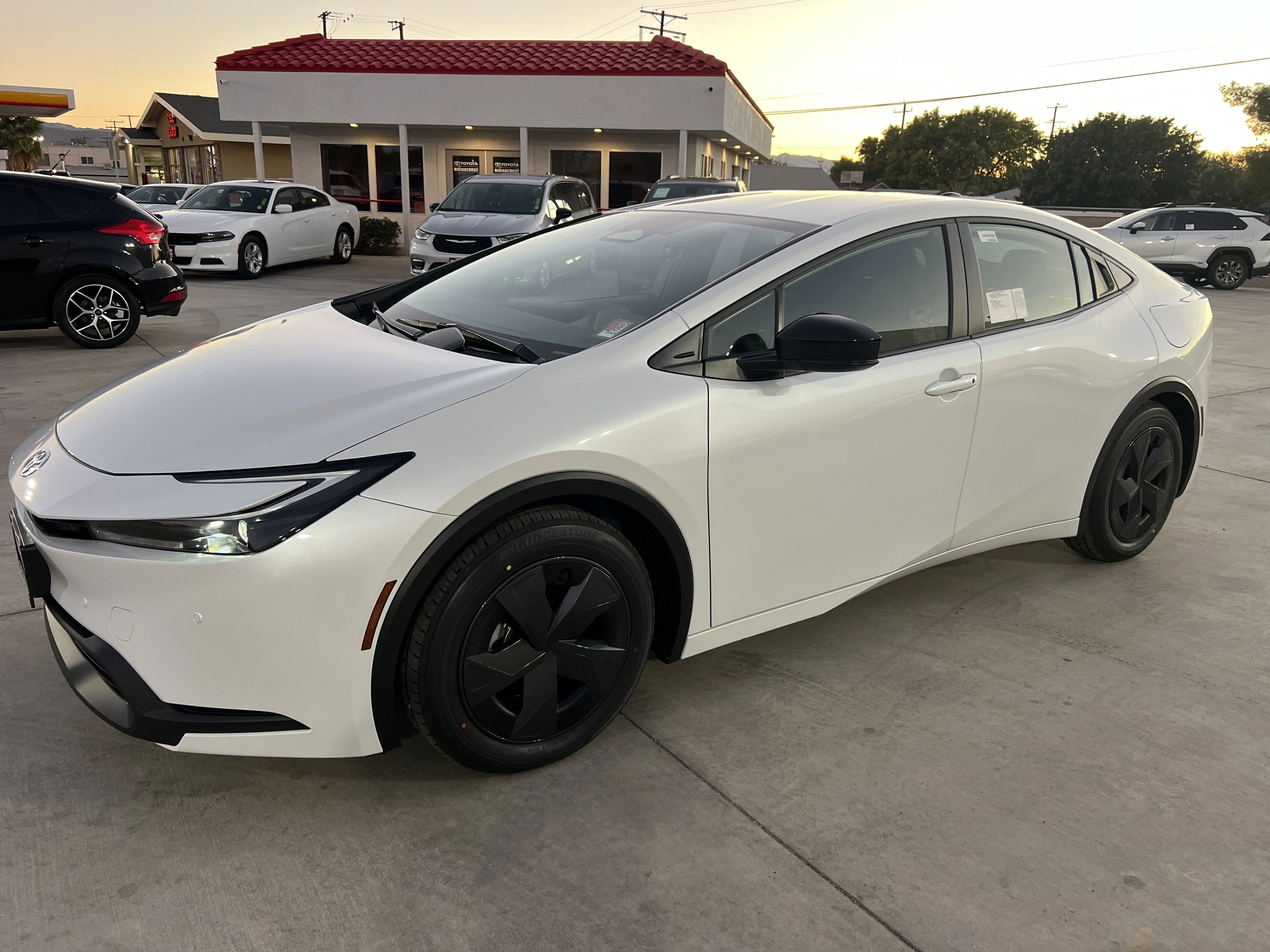 2026 Toyota Prius LE FWD's photo