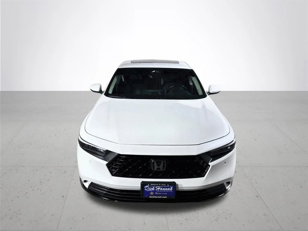Used 2024 White Honda EX-L image 3