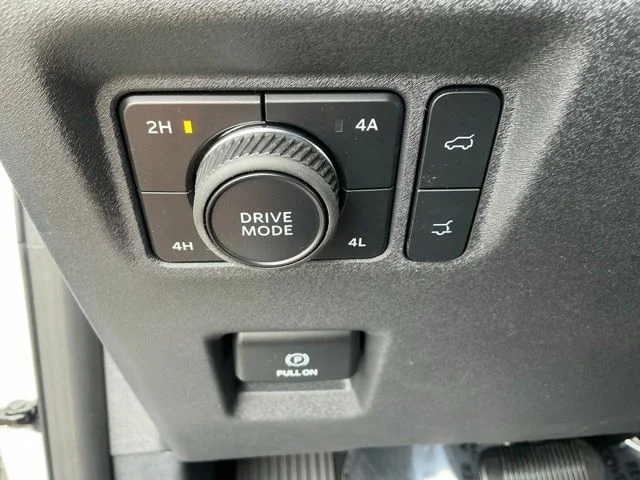 New 2026 Star White Metallic Tri-Coat Ford MAX Platinum® image 39