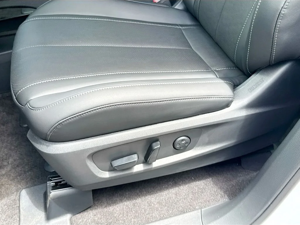 New 2027 RADIANT WHITE INFINITI Luxe FWD image 20