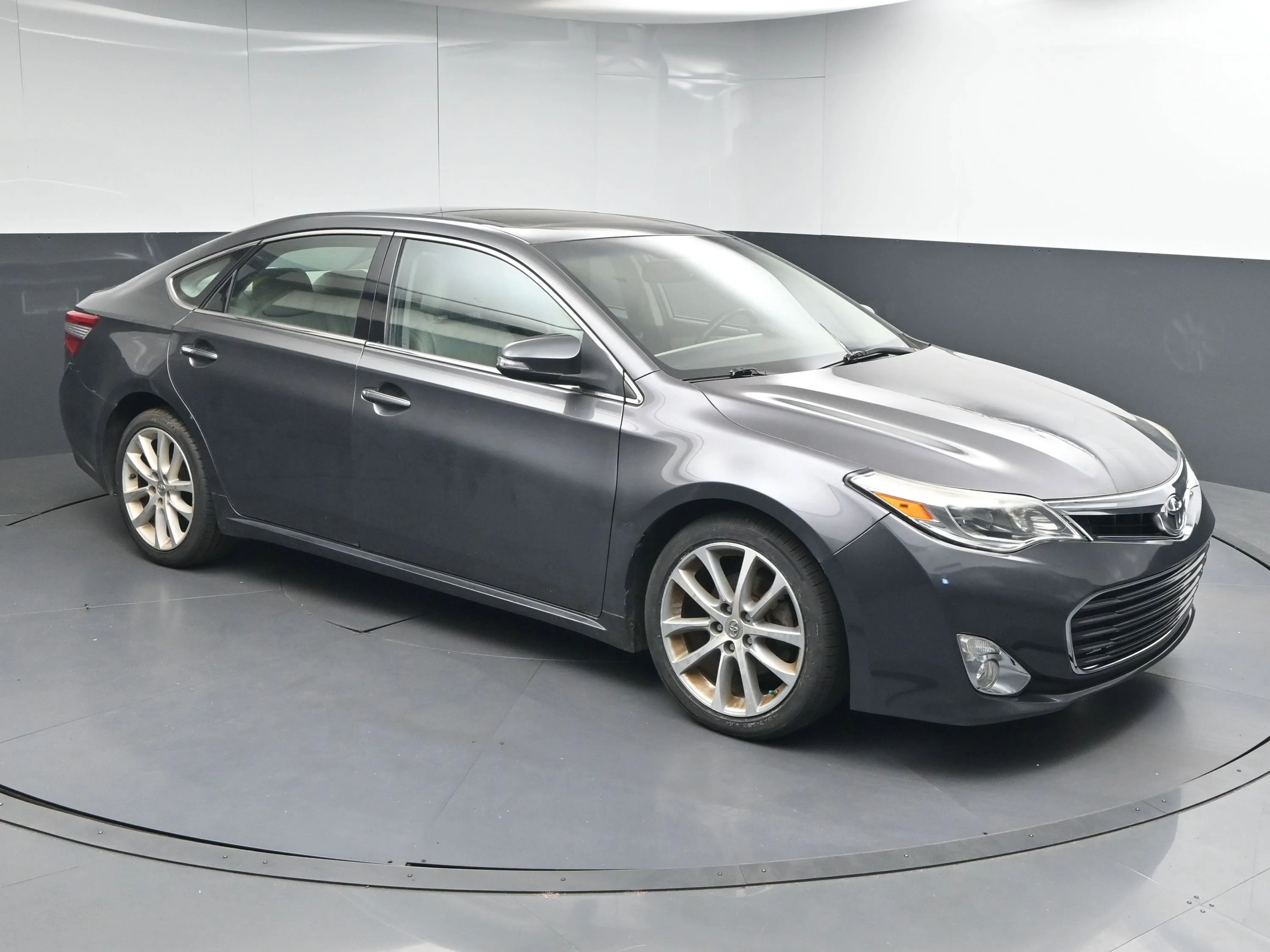 2013 Toyota Avalon XLE Touring's photo