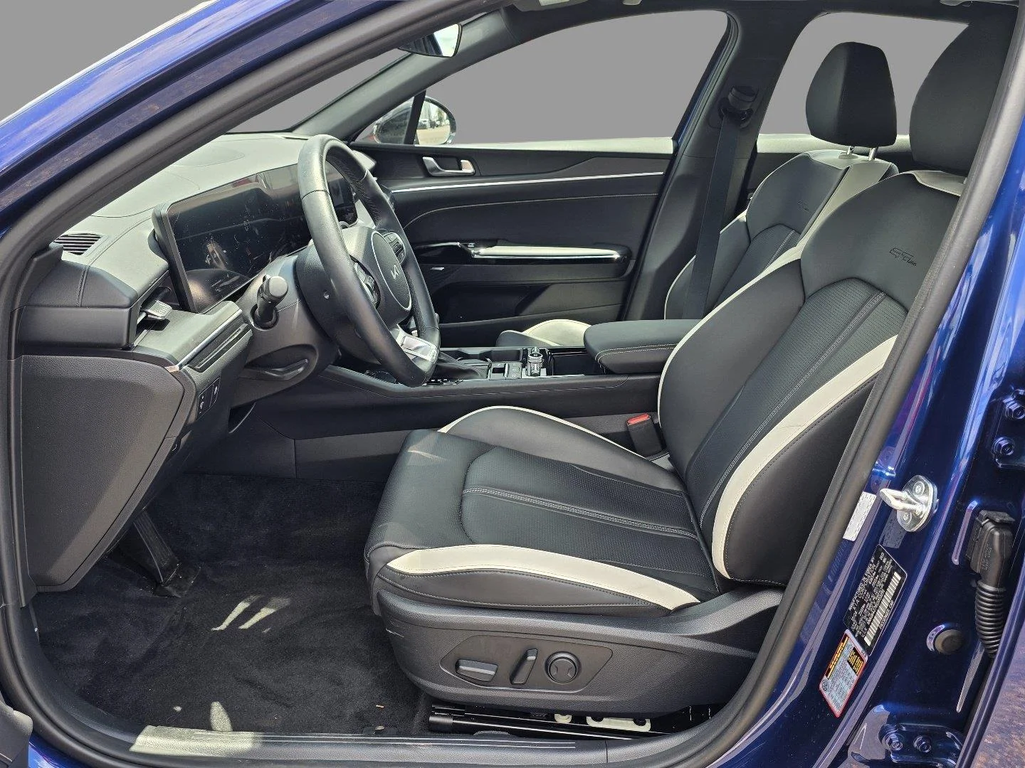 Used 2025 Yacht Blue Kia GT-Line image 21