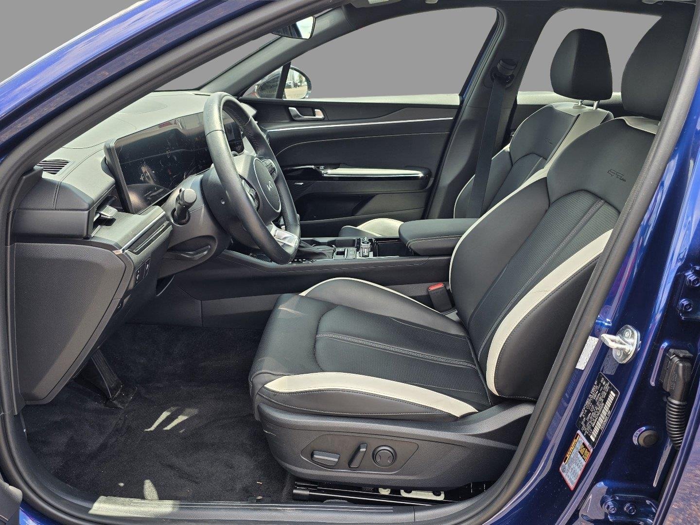 Used 2025 Yacht Blue Kia GT-Line image 21