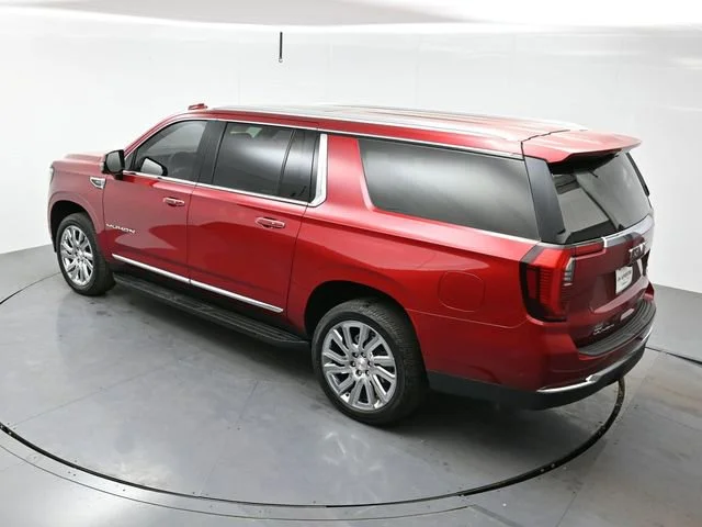 Used 2025 Volcanic Red Tintcoat GMC Elevation image 41