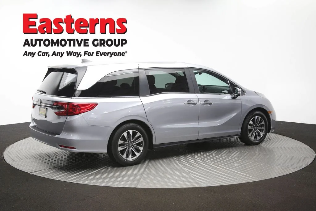 Used 2023 Silver Honda EX-L image 44