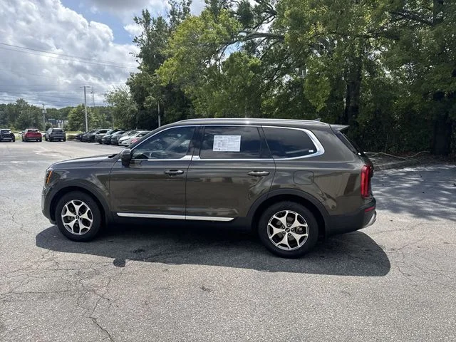 Used 2020 Green Kia EX image 8