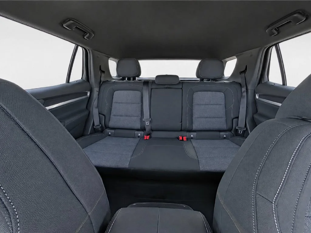 New 2027 Silver GMC Elevation image 31